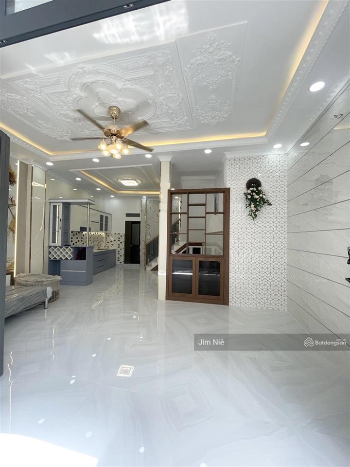 Ngay chợ phú lâm  quận 6  nhà 3 tầng  ngang rộng 5.5m  hẻm đẹp  tặng nội thất
