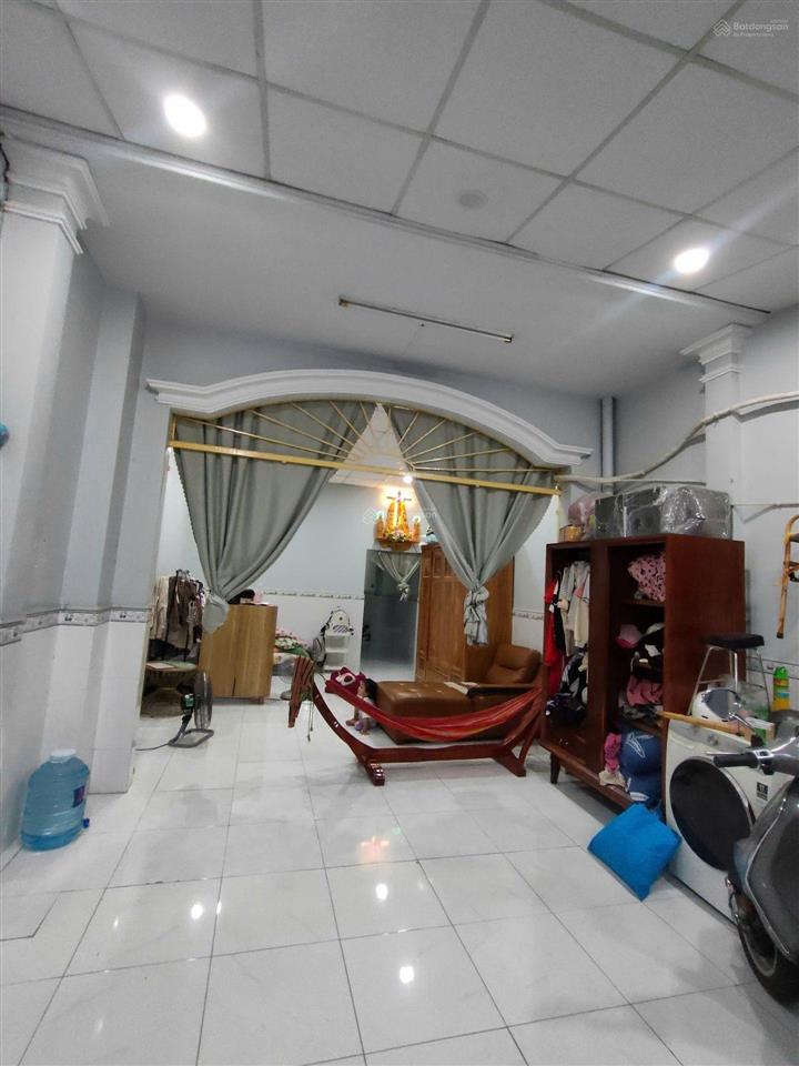 Nhỉnh 3 tỷ  ngay chợ hương lộ 2  ngã tư bốn xã  4,2x20m  sổ hồng riêng