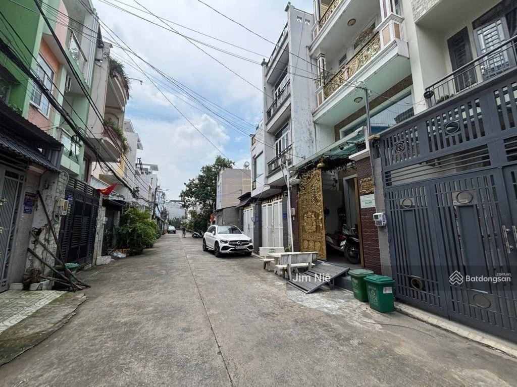 Chỉ hơn 4 tỷ  nhà full nội thất  gần aeon mall bình tân  dts 109m2  4 phòng ngủ