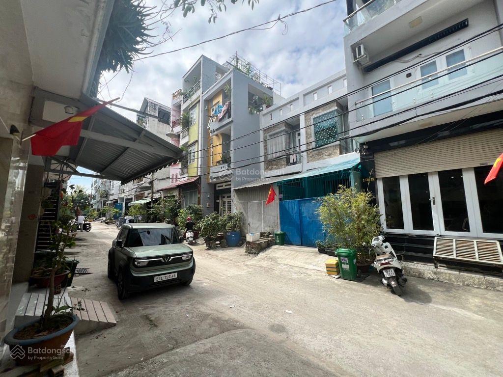 Nhà 2 tầng  4x20m  khu nam hùng vương  gần trường quốc tế royal  xe hơi đậu cửa
