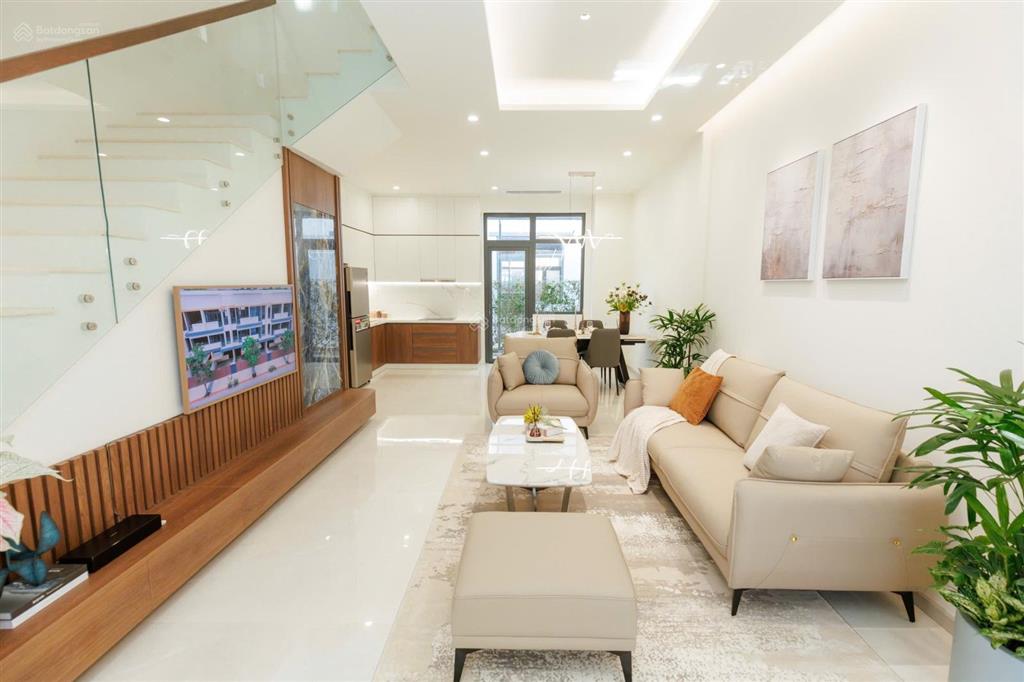 Cho thuê nhà phố hoàn thiện cđt elite life giá rẻ bất ngờ 8.5tr. nhà 1 trệt 2 lầu nhà thô cđt đẹp