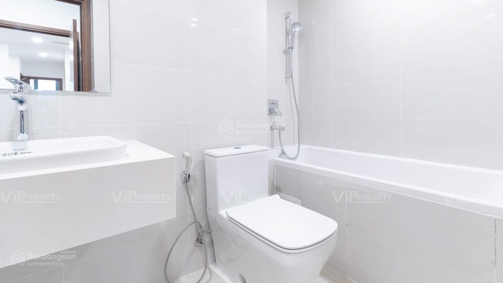 Bán gấp căn 3pn diện tích 87m2 ban công đông nam tại eco green saigon, tầng cao giá chỉ 7,2 tỷ