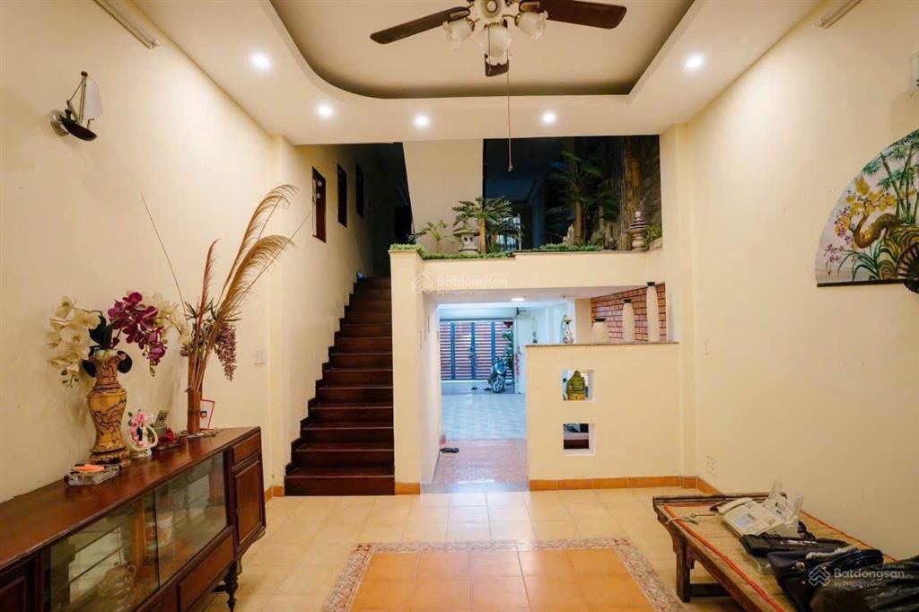 Cho thuê nhà có gara oto  lê văn duyệt  bình thạnh  4,2x21m  2 lầu
