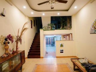Cho thuê nhà có gara oto  lê văn duyệt  bình thạnh  4,2x21m  2 lầu
