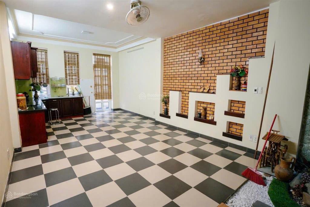 Cho thuê nhà có gara oto  lê văn duyệt  bình thạnh  4,2x21m  2 lầu