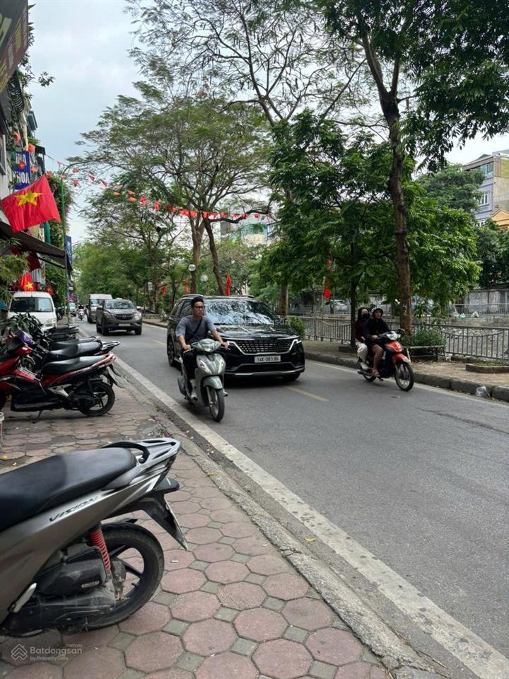 Chính chủ! mặt đường bờ sông sét  một mặt phố, 1 mặt ôtô tránh  40m2, 45m2 t2*5 tầng  vỉa hè kd