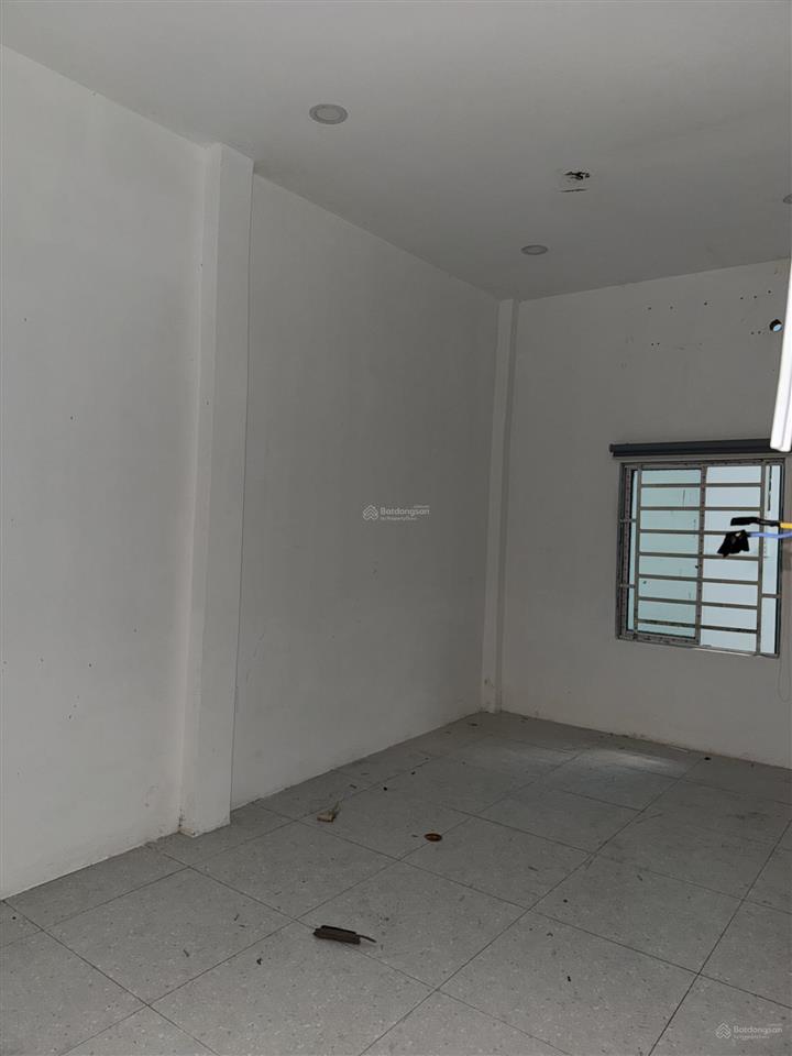 Bán nhà mặt tiên đường cộng hoà, 136,8m2 (4x34,2) khu vực sầm uất trung tâm.