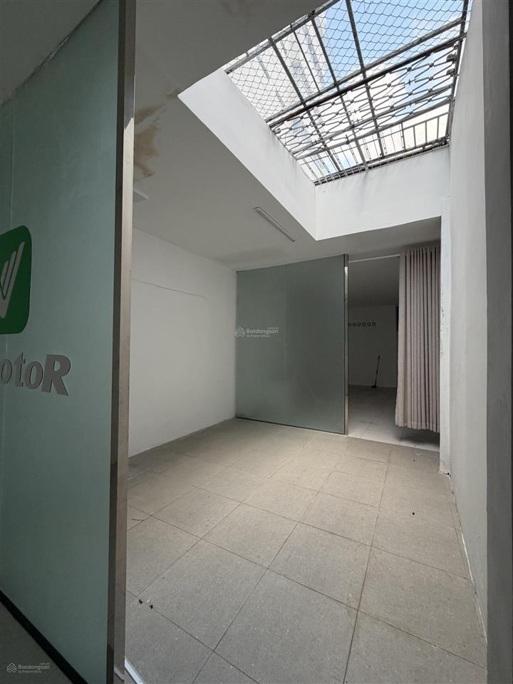 Bán nhà mặt tiên đường cộng hoà, 136,8m2 (4x34,2) khu vực sầm uất trung tâm.