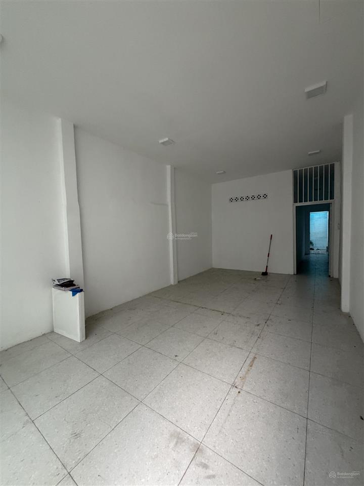 Bán nhà mặt tiên đường cộng hoà, 136,8m2 (4x34,2) khu vực sầm uất trung tâm.