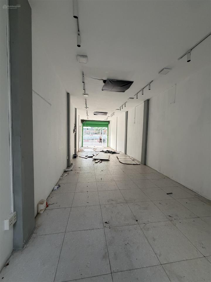 Bán nhà mặt tiên đường cộng hoà, 136,8m2 (4x34,2) khu vực sầm uất trung tâm.