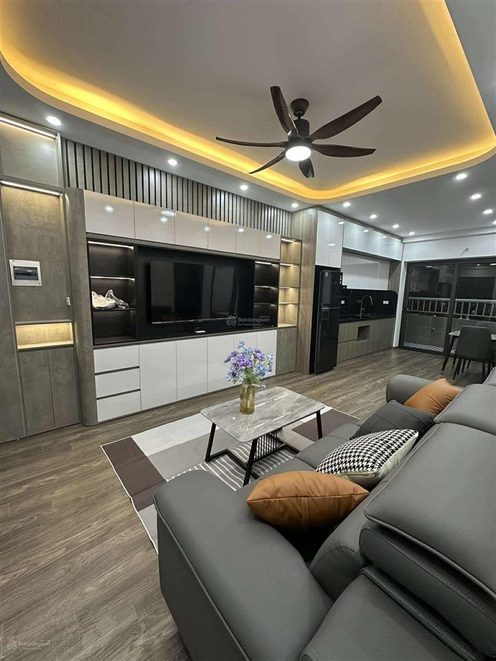 Bán căn hộ cc hadinco 5 ngõ 622 minh khai  hbt  hn. dt 65m2 2pn 2vs. giá 6 tỷ.  0983 282 ***