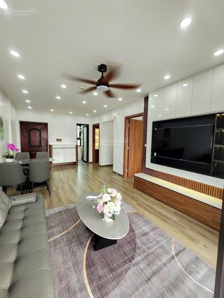 Bán chcc hồng hà 89 thịnh liệt  hoàng mai. dt 63m2, 2pn 2vs. giá 4,65 tỷ.  0983 282 ***