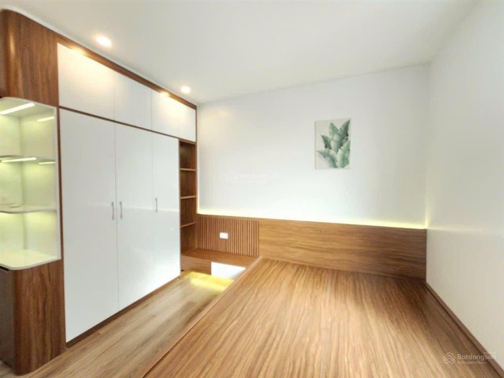 Bán chcc hồng hà 89 thịnh liệt  hoàng mai. dt 63m2, 2pn 2vs. giá 4,65 tỷ.  0983 282 ***