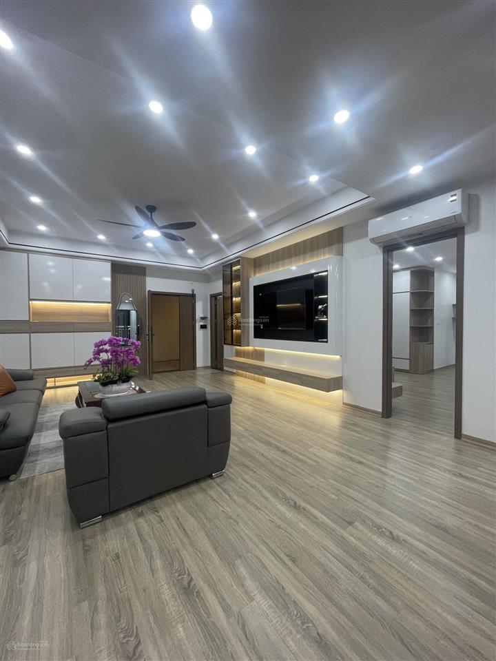 Bán căn hộ cc 130 nguyễn đức cảnh, hoàng mai. dt 131m2 3pn 2vsinh. giá 8,8 tỷ.  0983 282 ***
