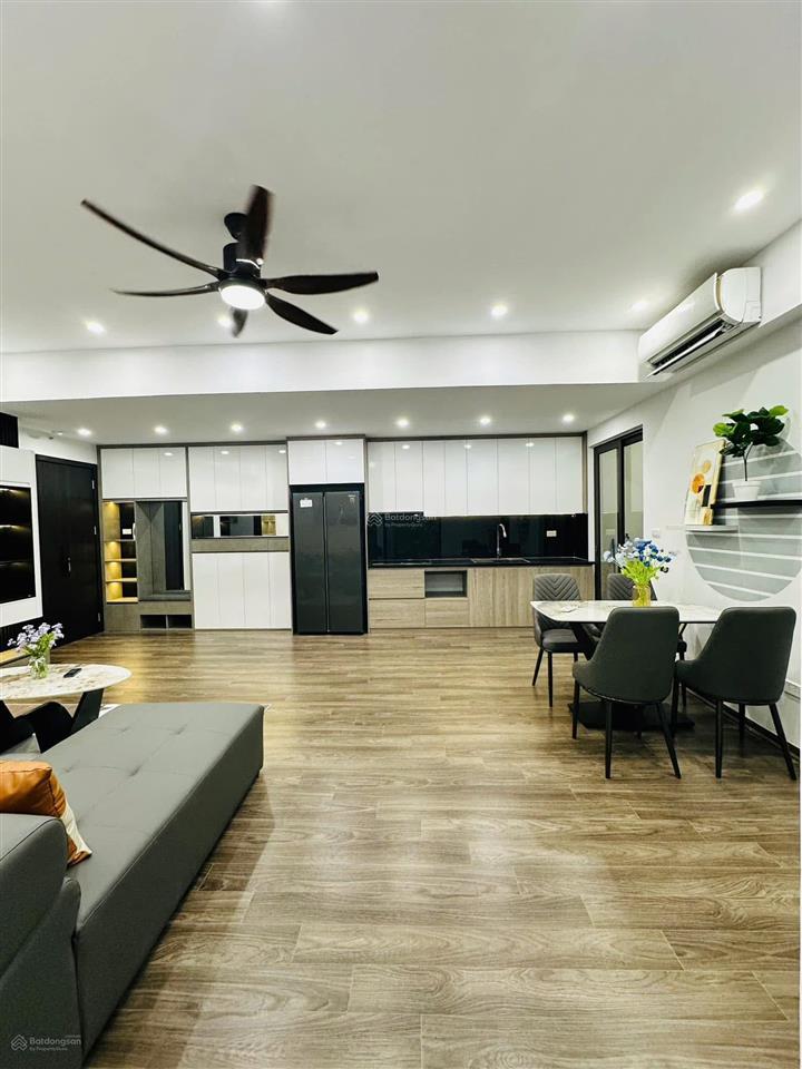 Bán chcc udic minh khai gần time city. dt 70m2 2pn 2wc. giá 5,65 tỷ.  0983 282 ***