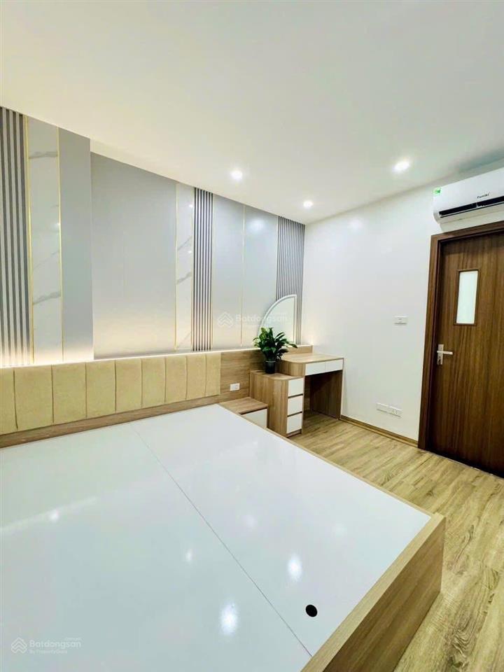 Bán căn hộ chung cư sky central 176 định công. dt 70m2 có 2 p ngủ,2wc. giá 6,2 tỷ.  0983 282 ***