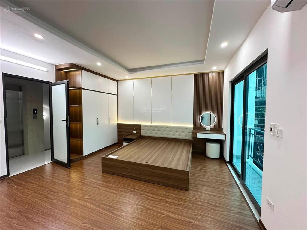 Bán nhà riêng phố lương yên  hai bà trưng. dt 50m2 xây 6 tầng có thang máy. giá 15 tỷ. 0983 282 ***