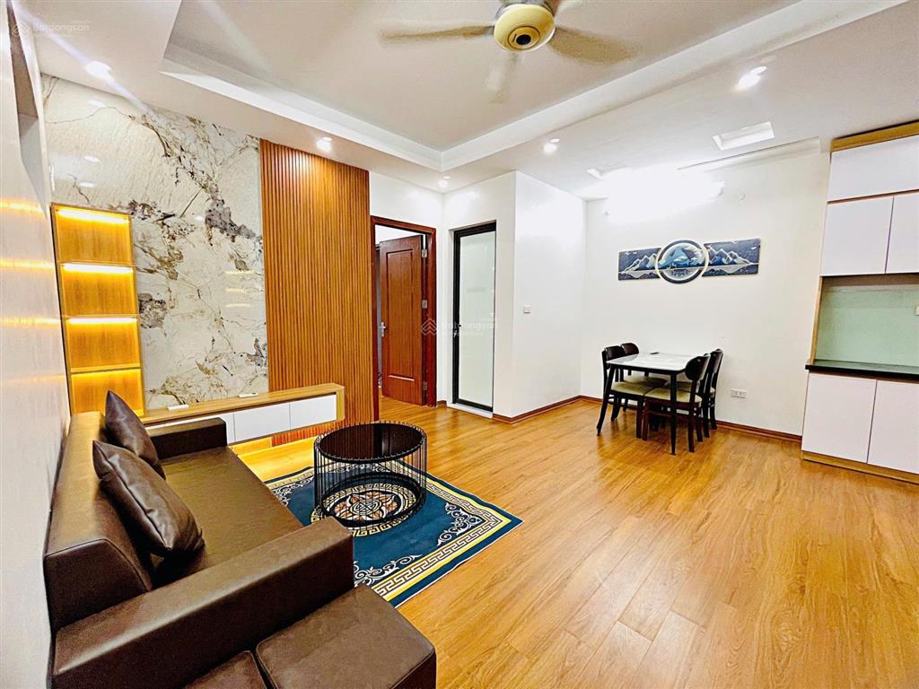 Bán căn hộ chung cư vĩnh hoàng  hoàng mai.
diện tích 60m2 2 p ngủ, 1vsinh. giá 3 tỷ. 0983 282 ***