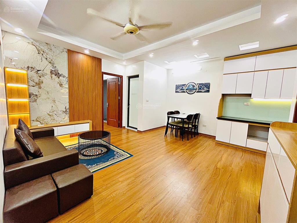 Bán căn hộ chung cư vĩnh hoàng  hoàng mai.
diện tích 60m2 2 p ngủ, 1vsinh. giá 3 tỷ. 0983 282 ***