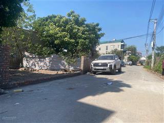 Bìa làng thôn hội phụ, xã đông anh (đông hội cũ)  ô tô tránh  sát vinhomes cổ loa