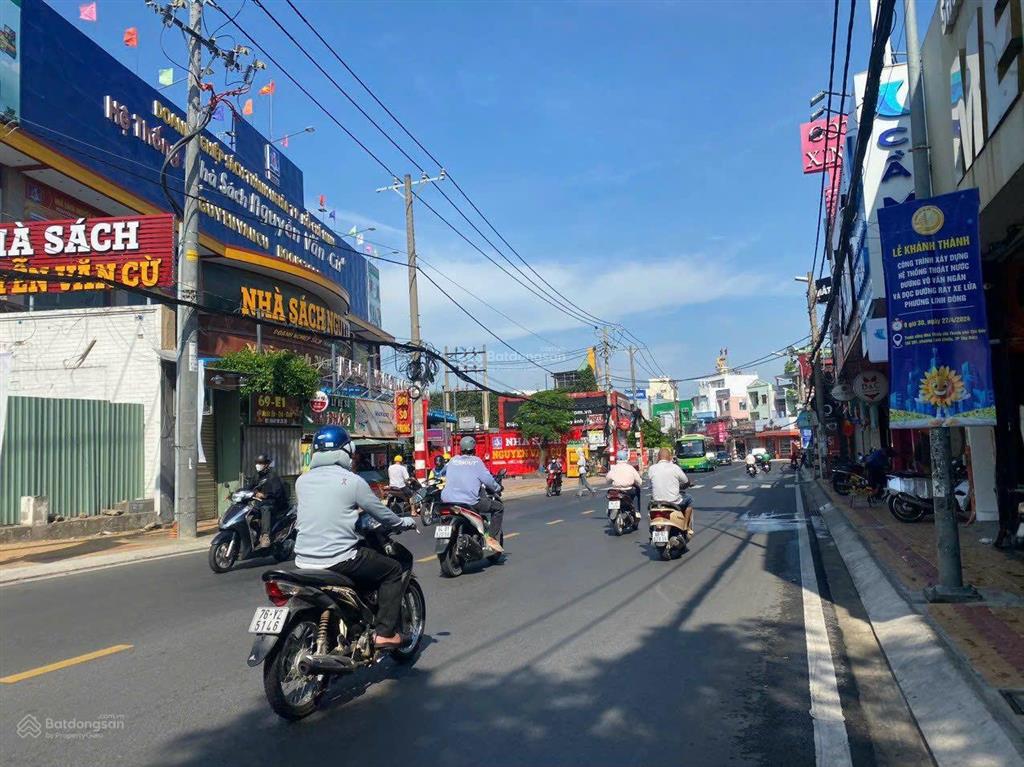 Bán nhà mt man thiện, xd 4 tầng,2 mt trước sau. diện tích 5m x 21m, odt 104m2, giá chỉ 17 tỷ tl