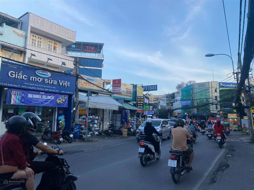 Giá chỉ 69 tỷ cho 590m2 mt đỗ xuân hợp, ngang 10m khuôn viên rộng, nở hậu phong thuỷ. vị trí vip