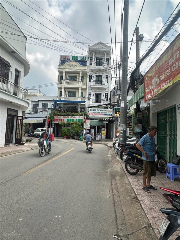 Cần bán chdv 5 tầng đường 22, dt 6x30m có 18 phòng cho thuê và ở, giá tốt chỉ 23,2 tỷ có bớt