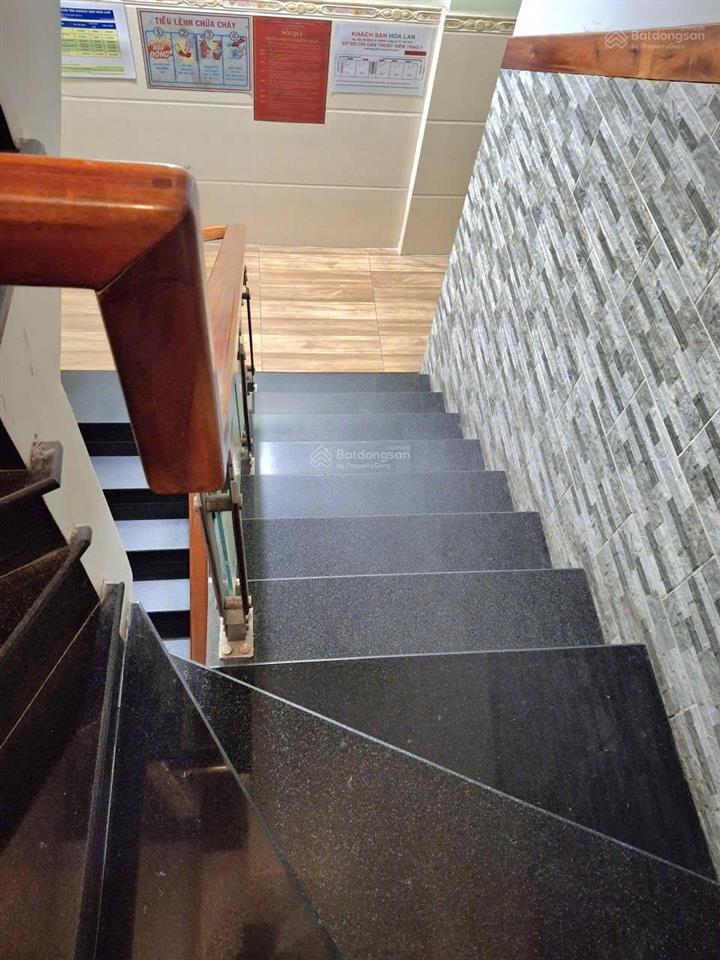 Cần bán chdv 5 tầng đường 22, dt 6x30m có 18 phòng cho thuê và ở, giá tốt chỉ 23,2 tỷ có bớt