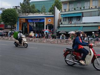 Bán nhà ngay dh công thương lê trọng tấn. dt 4x12m, 1 lầu, hẻm xe hơi thông. giá 6 tỷ 9 tl