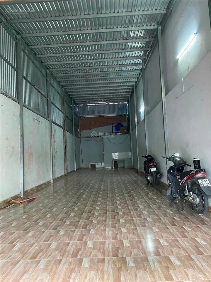 Cho thuê nhà đường xe tải kế kcn tân bình  dt 5x21m cấp 4. giá 12 triệu