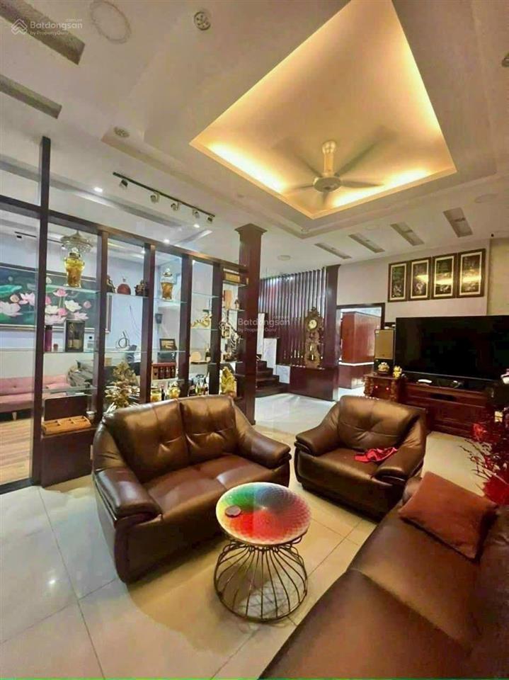 Cho thuê nhà sát kênh tham lương lê trọng tấn  dt 10x20m 1 lầu. giá 33 triệu