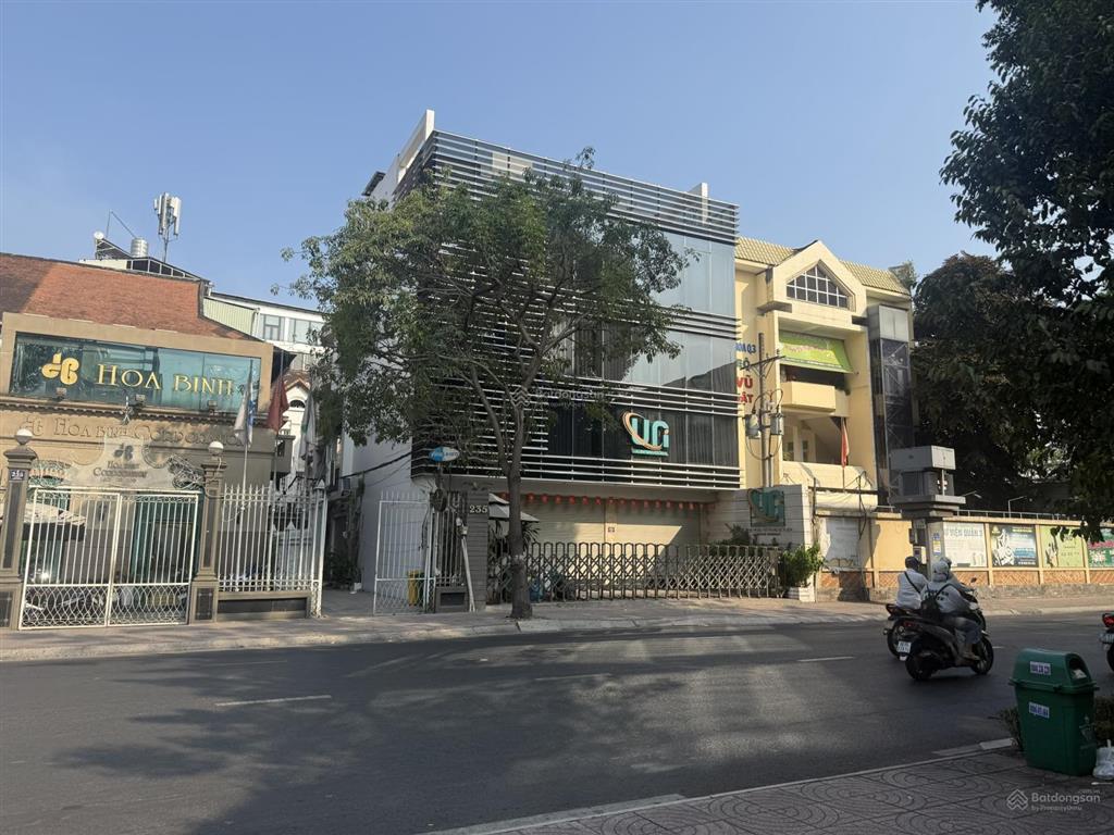 Cho thuê nhà mt võ thị sáu, quận 3 dt 12x15m dtsd 370m² giá 180 triệu