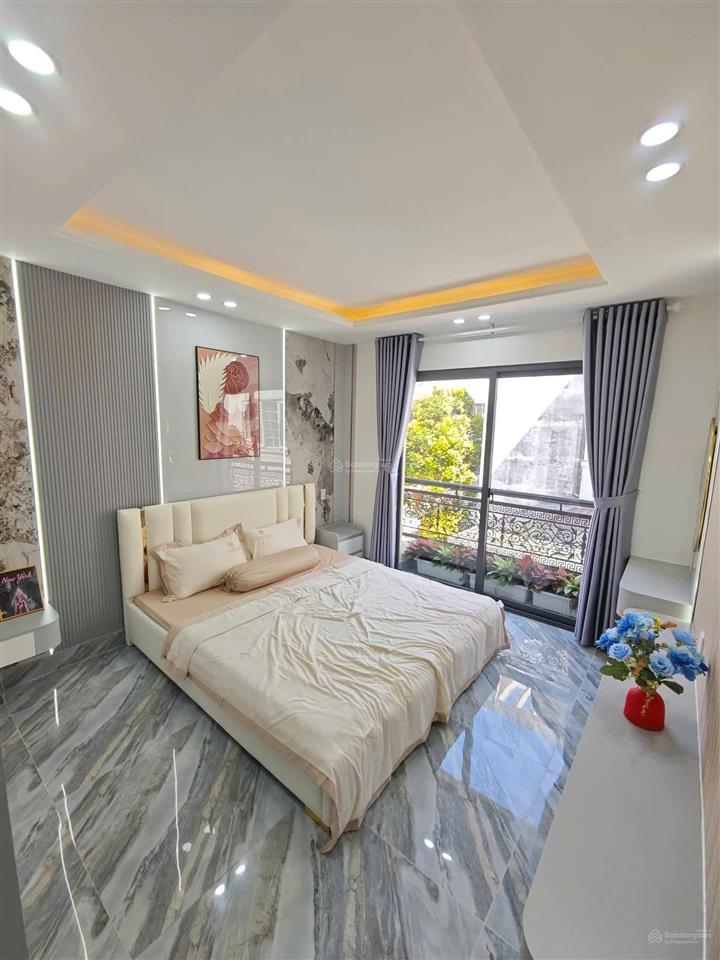 Nhà đẹp full nội thất  ngang 7m vuông vức ngay quang trung , nhà 5 tầng mới xịn xò dọn vào ở ngay