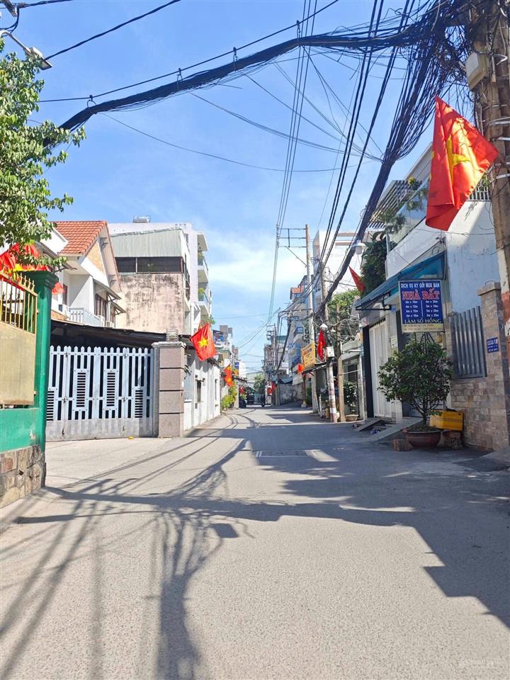 Nhà đẹp full nội thất  ngang 7m vuông vức ngay quang trung , nhà 5 tầng mới xịn xò dọn vào ở ngay