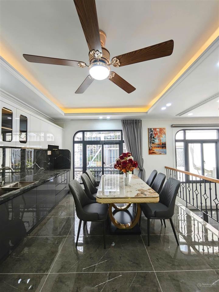 Nhà đẹp full nội thất  ngang 7m vuông vức ngay quang trung , nhà 5 tầng mới xịn xò dọn vào ở ngay