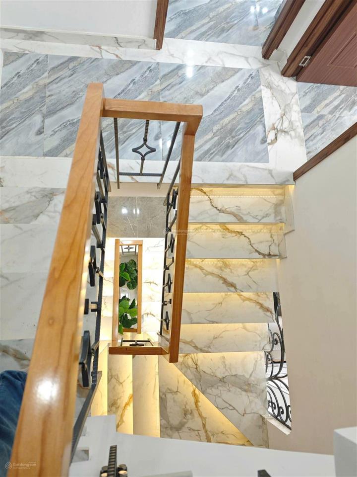 Nhà đẹp full nội thất  ngang 7m vuông vức ngay quang trung , nhà 5 tầng mới xịn xò dọn vào ở ngay