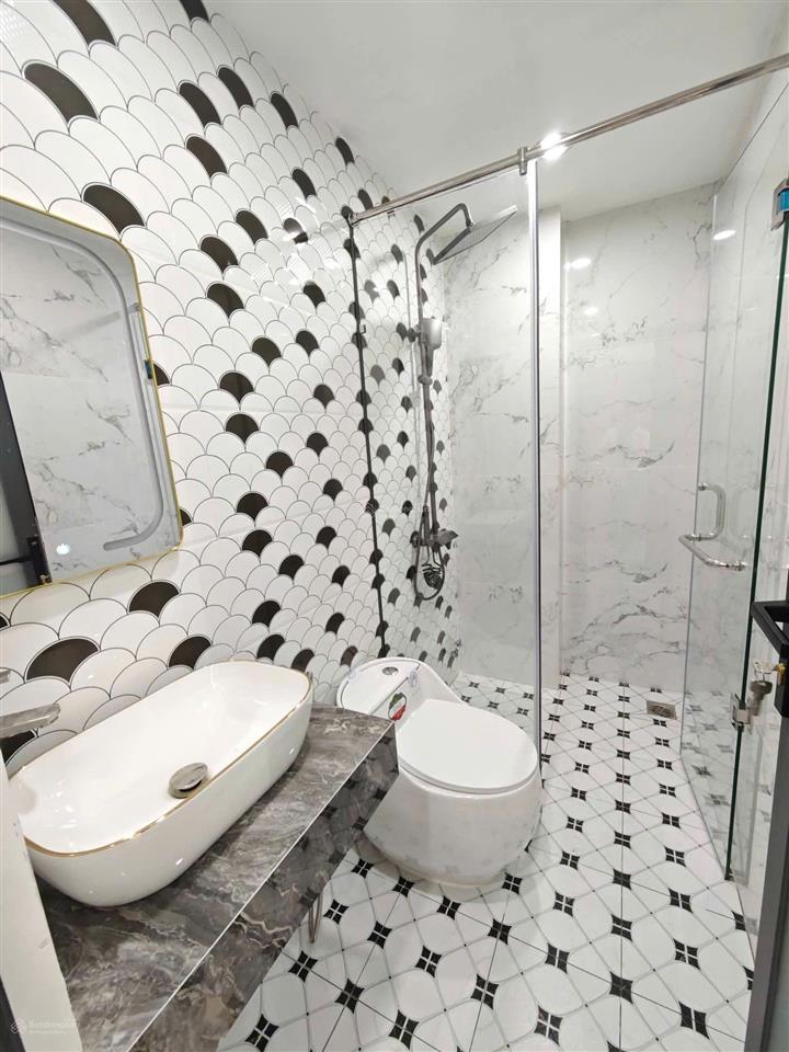 Nhà đẹp full nội thất  ngang 7m vuông vức ngay quang trung , nhà 5 tầng mới xịn xò dọn vào ở ngay