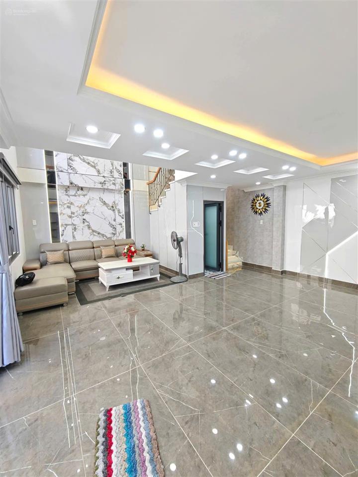 Nhà đẹp full nội thất  ngang 7m vuông vức ngay quang trung , nhà 5 tầng mới xịn xò dọn vào ở ngay