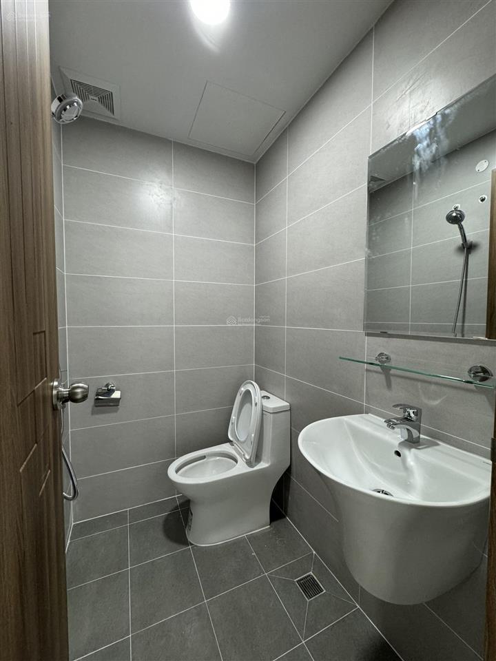 Bán nhanh căn green topaz 2pn 51m2 giá chỉ 2,39tỷ bao thuế phí, tầng đẹp, hỗ trợ khách vay bank.