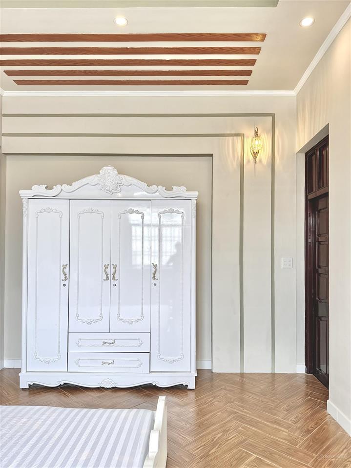 Bán nhà gần đh y dược (trục chính hẻm 388), 1 trệt 1 lầu, 4pn, hẻm xe hơi, 6x18m