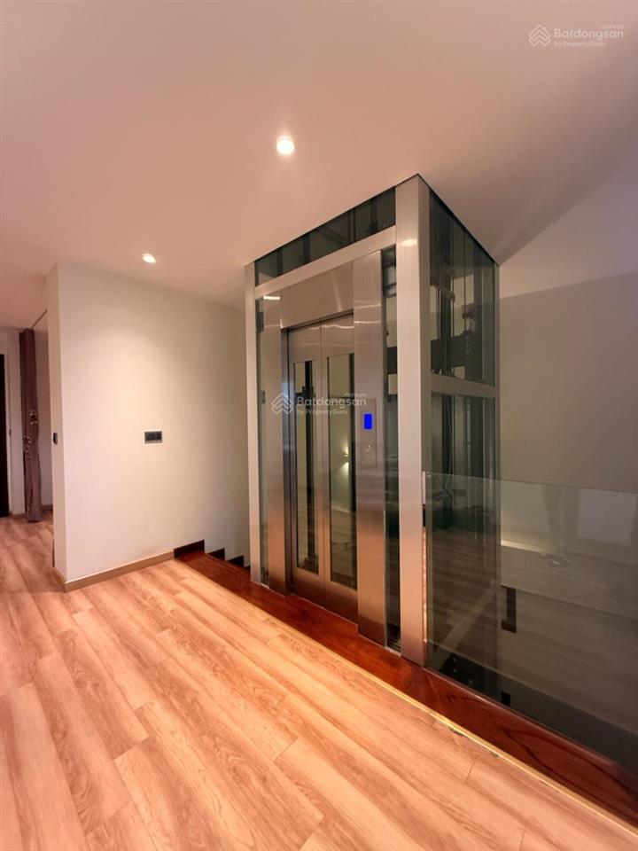 Nhà phố trường chinh  thanh xuân 97m thang máy xịn gara ô tô chỉ nhỉnh 32 tỷ