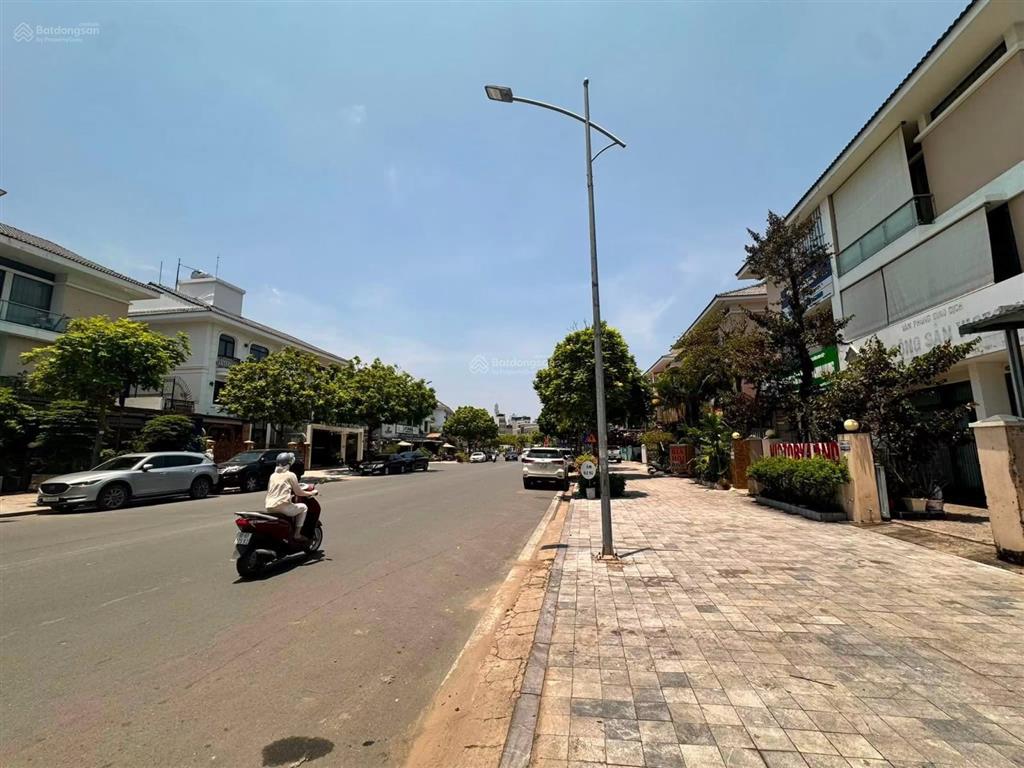 Biệt thự trục chính aone mall dương nội 205m vỉa hè rộng kinh doanh đắc địa nhỉnh 67 tỷ