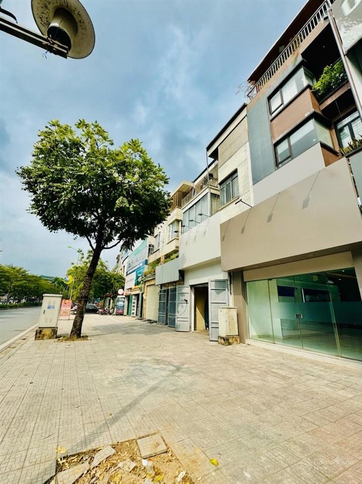 Nhà mặt phố văn khê văn phú, trục đường đôi, vỉa hè đá bóng, 100m2 giá cực tốt