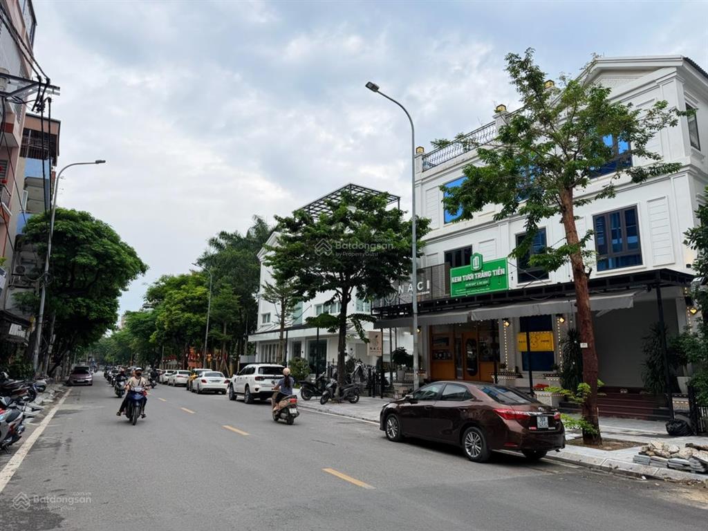 Biệt thự huyndai hillstate hà đông 155m, có hầm, 3 thoáng giá hơn 40 tỷ