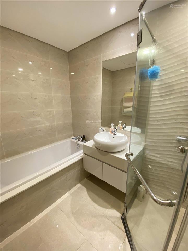 Chính chủ bán căn 2pn2wc central field 219 trung kính, dt 70m2, full nội thất, sẵn sổ, giá 6.7 tỷ