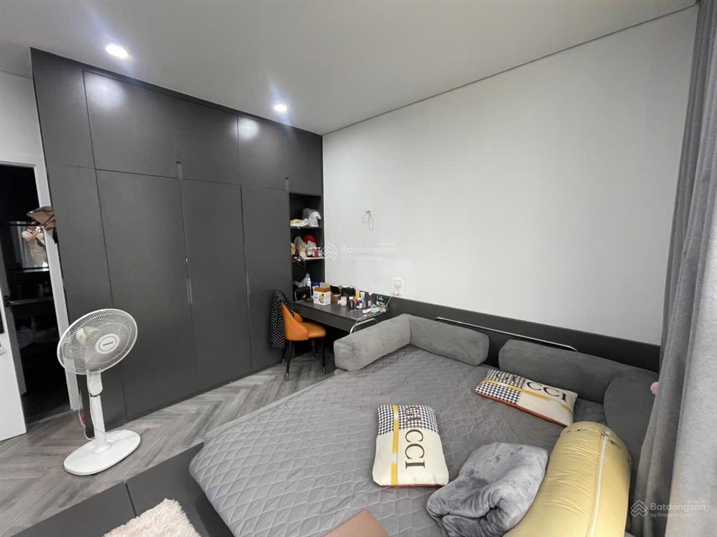 Chính chủ bán căn góc 3pn2wc toà hh2 kepler land mỗ lao, dt 103m, tầng trung, ban công đn