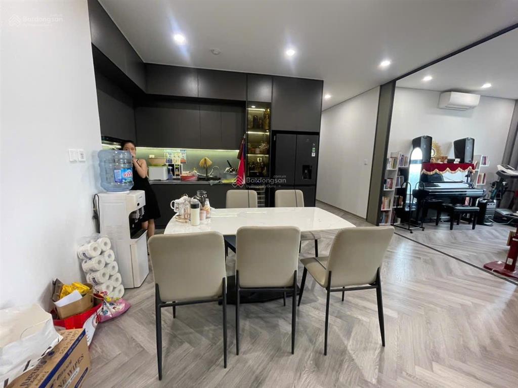 Chính chủ bán căn góc 3pn2wc toà hh2 kepler land mỗ lao, dt 103m, tầng trung, ban công đn