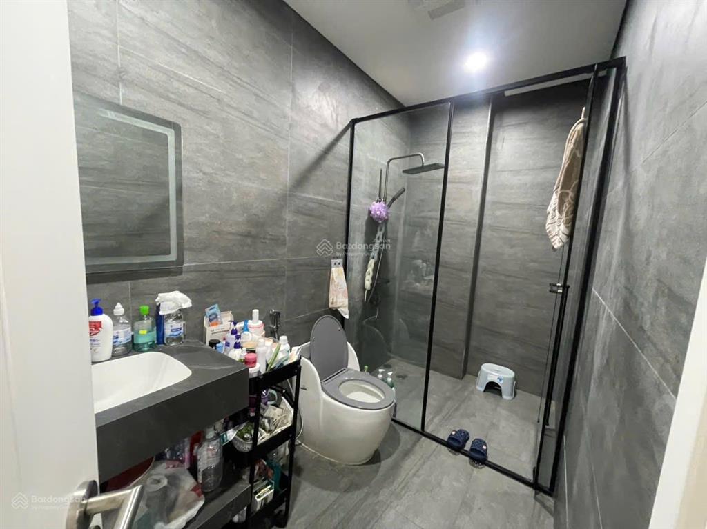 Chính chủ bán căn 3pn2wc toà s1 seasons avenue mỗ lao, dt 100m, sẵn sổ, full nội thất, giá 8.4 tỷ