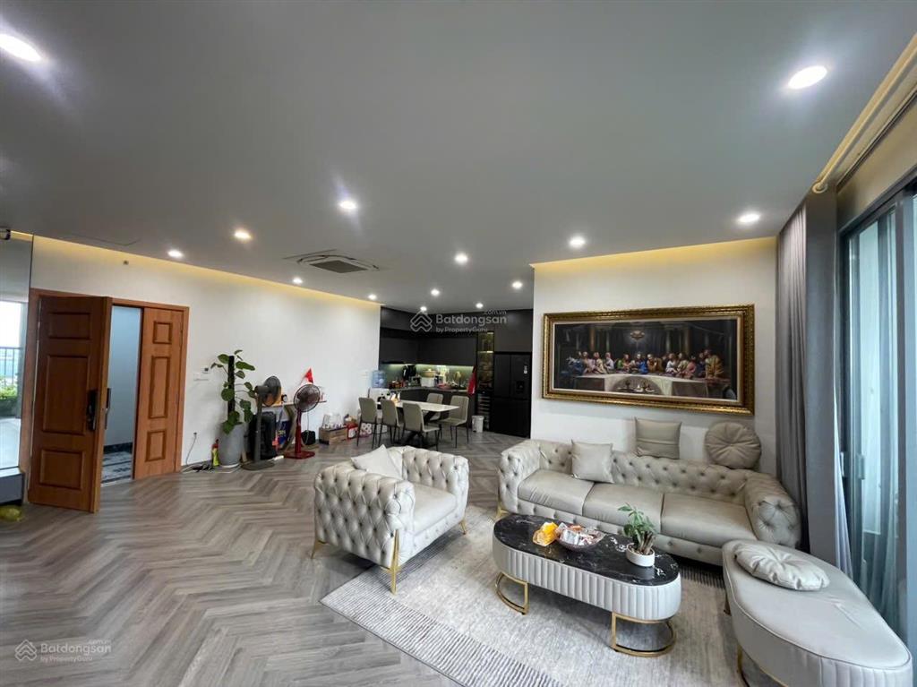Chính chủ bán căn 3pn2wc toà s1 seasons avenue mỗ lao, dt 100m, sẵn sổ, full nội thất, giá 8.4 tỷ