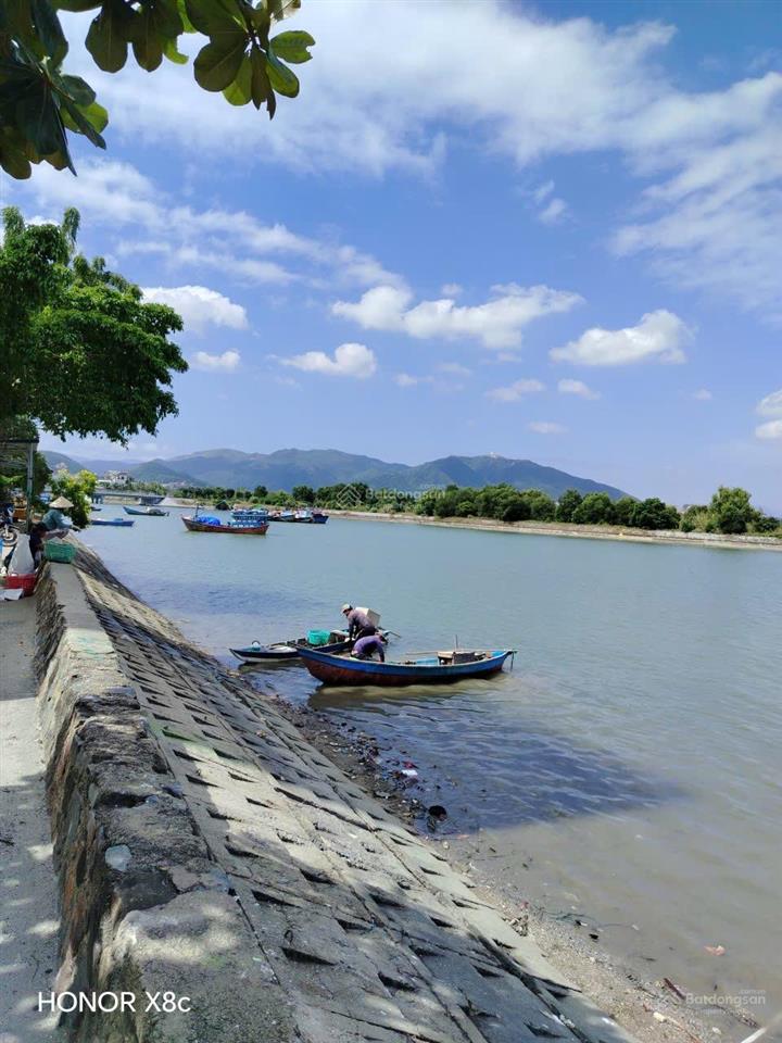 Đất mặt tiền giá rẻ đường 12m hòn rớ 2 nam nha trang